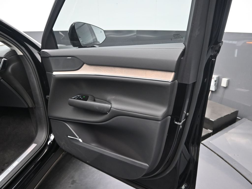 2025 Volvo EX90 Plus - Photo 27