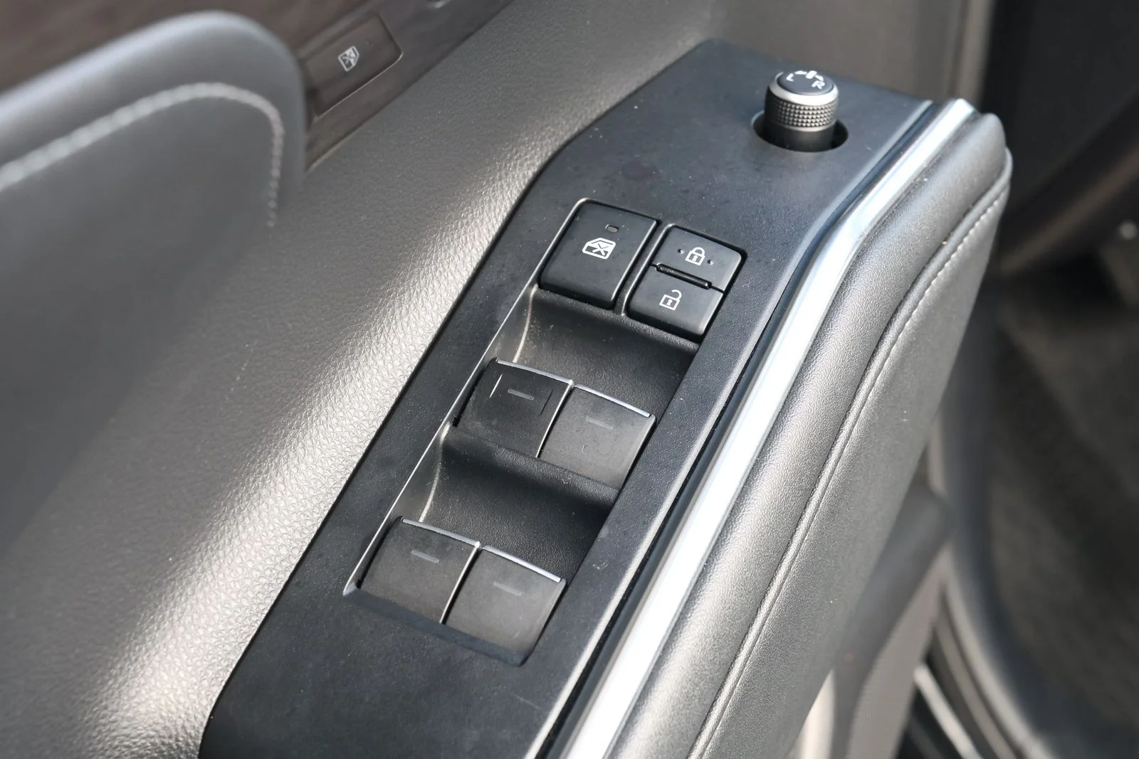 Used 2021 Black Toyota Platinum image 29