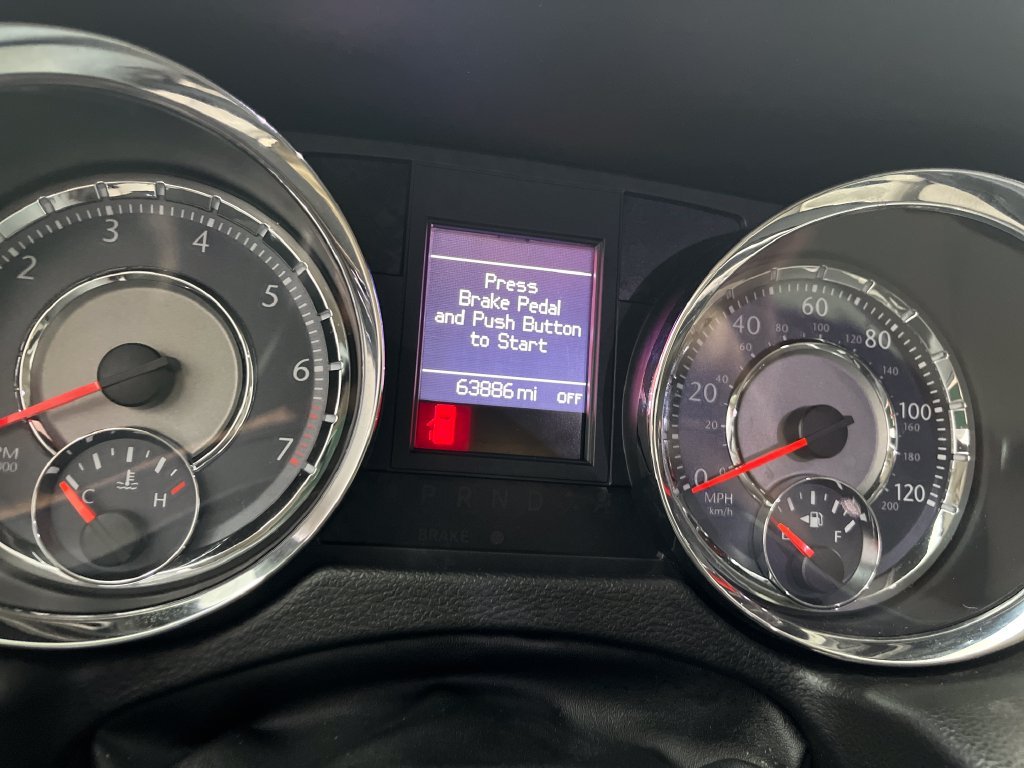 Used 2014 Gray Chrysler Touring-L image 18