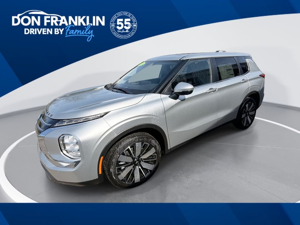 2026 Mitsubishi Outlander SE FWD's photo