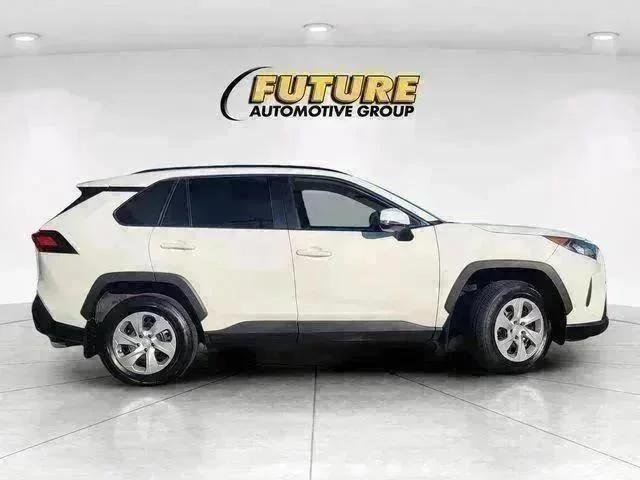 Used 2021 White Toyota LE image 3