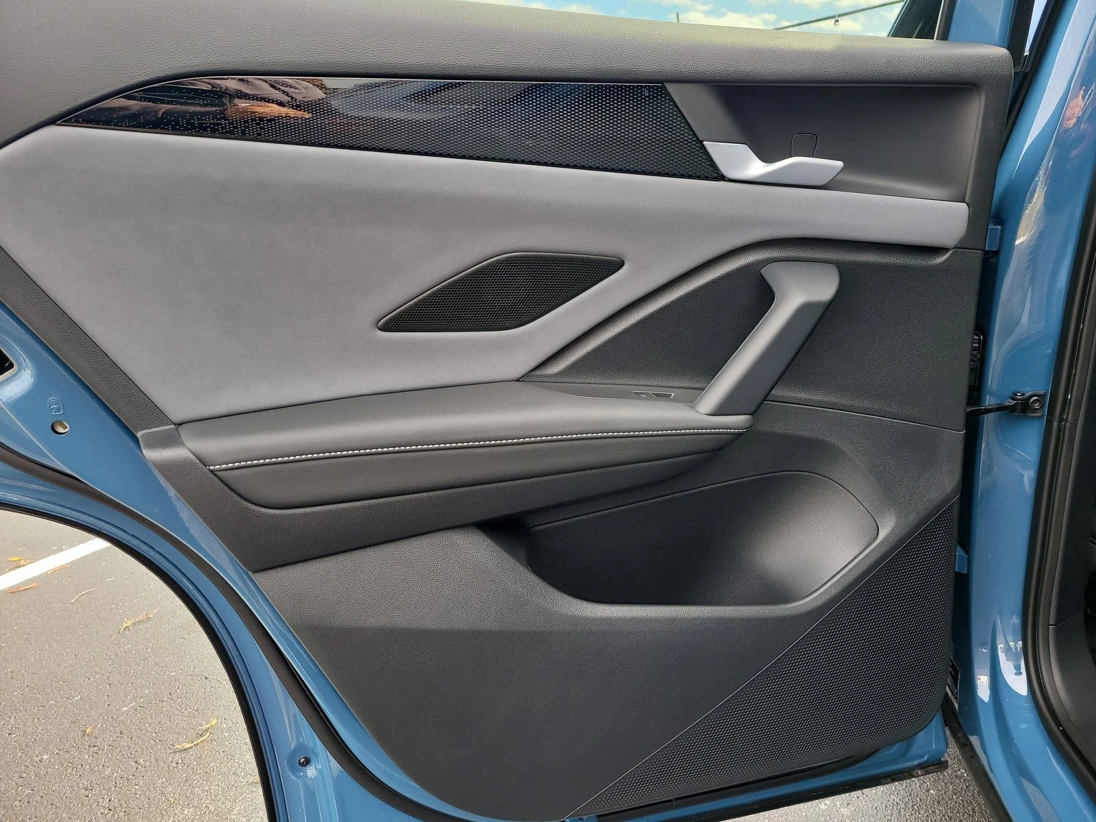New 2026 Monterey Blue W/Deep Black Roof Volkswagen 2.0T SE R-Line Black image 11