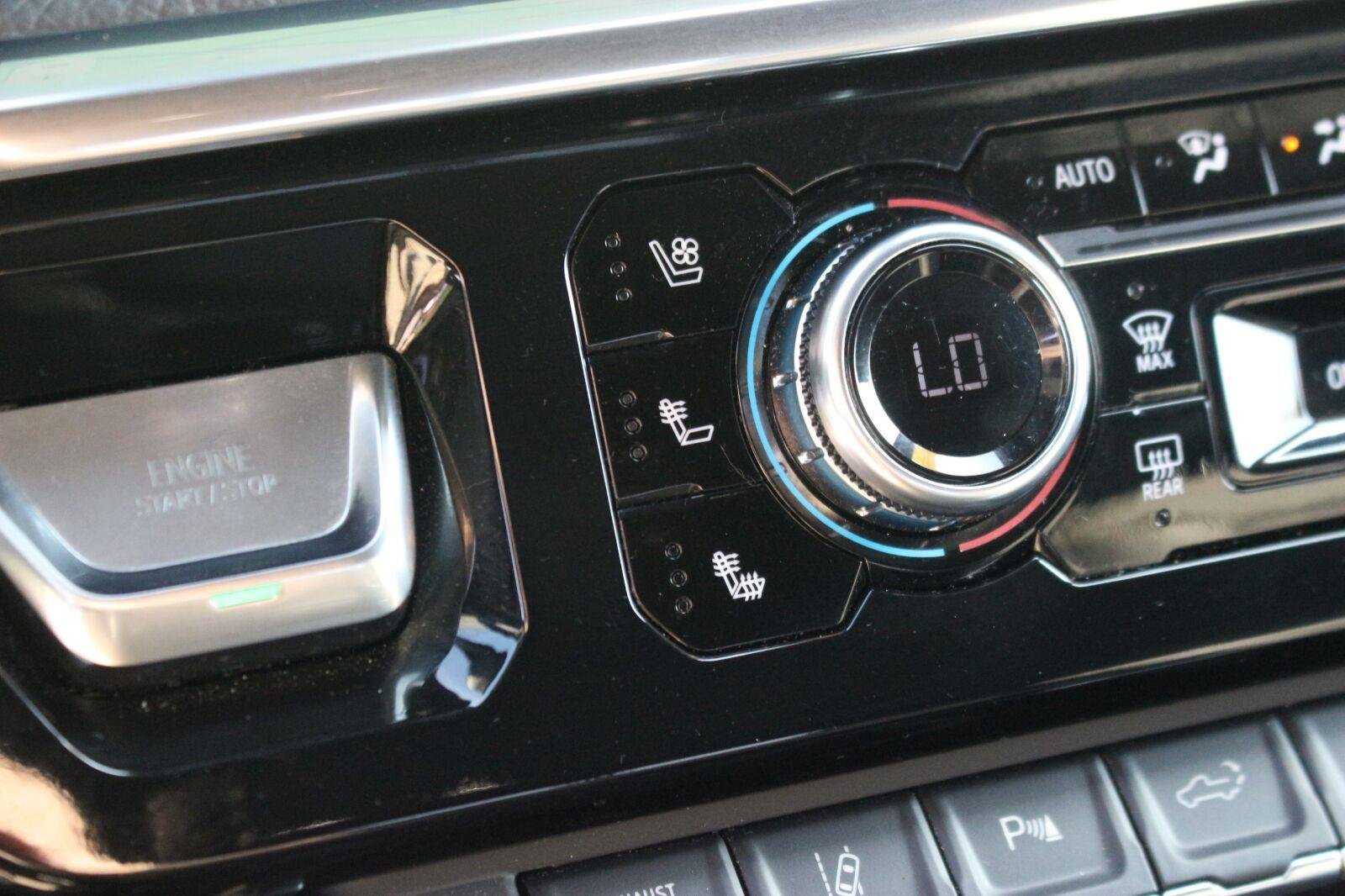 Used 2025 Onyx Black GMC Denali image 24