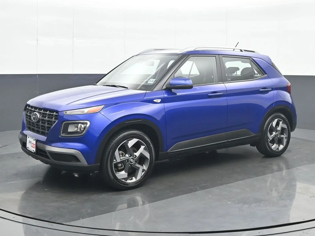 Used 2025 Blue Hyundai SEL image 2