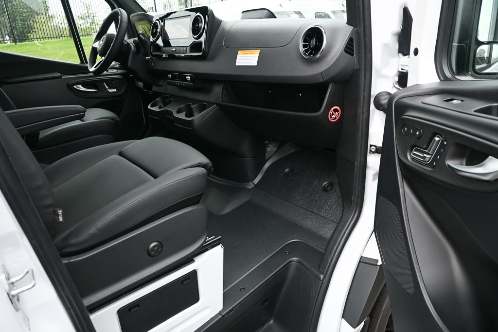New 2026 Arctic White Mercedes-Benz  image 19