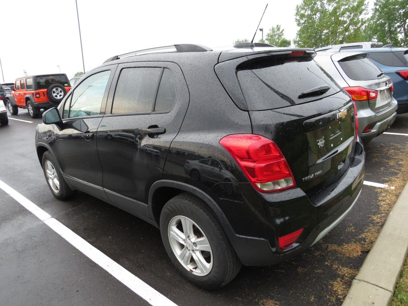 Used 2022 Mosaic Black Metallic Chevrolet LT image 10