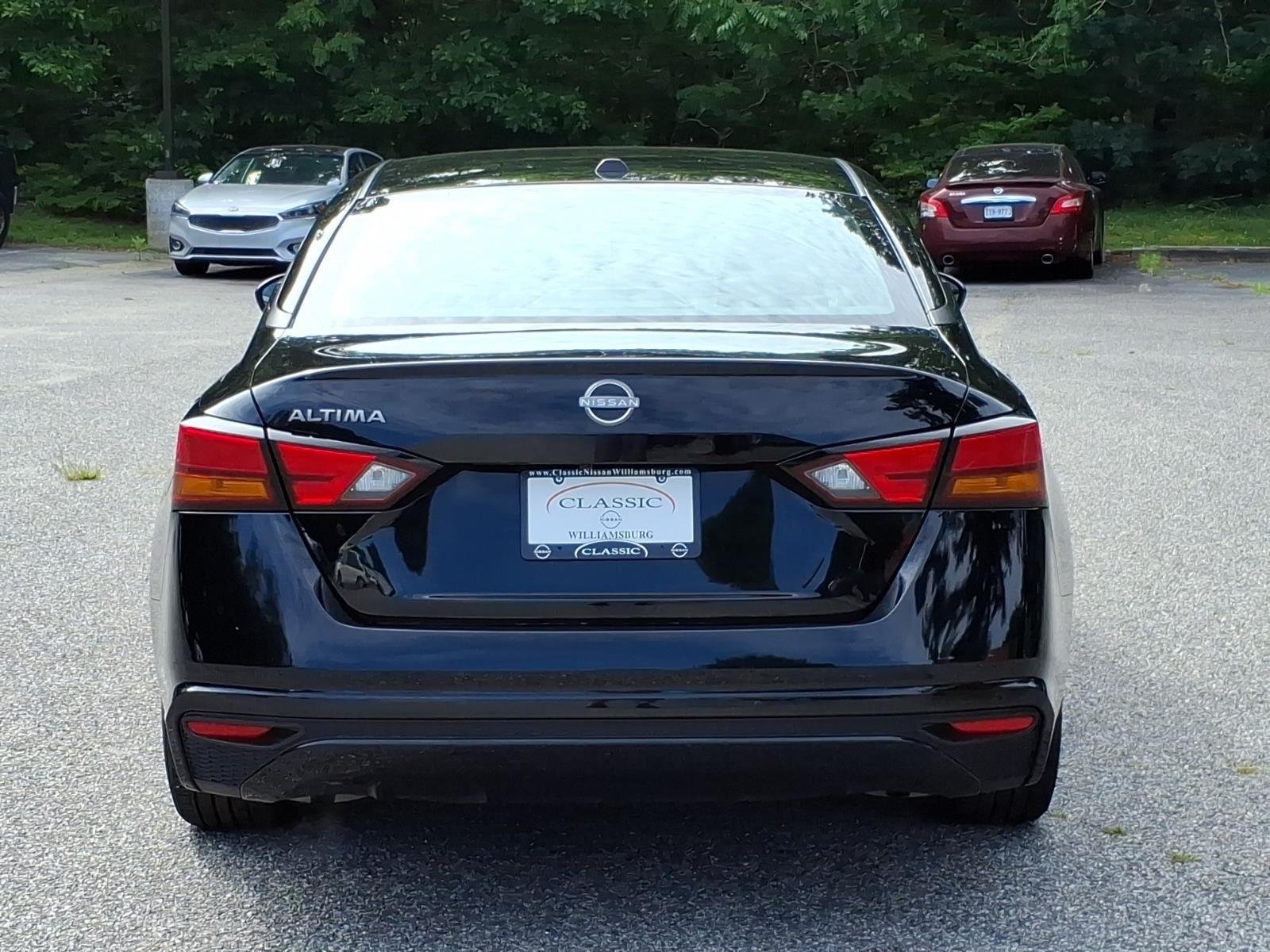 Used 2025 Super Black Nissan SV image 8