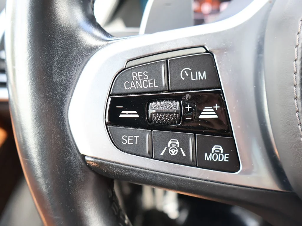Used 2021 White BMW M50i image 51