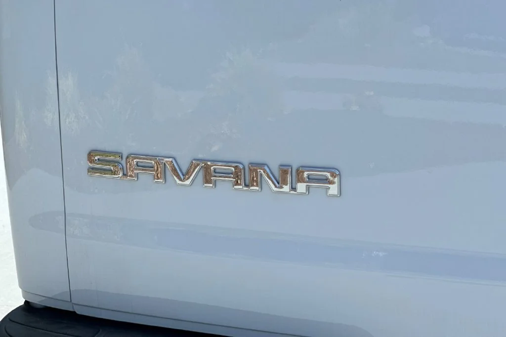 2025 GMC Savana Cargo Work Van - Photo 21