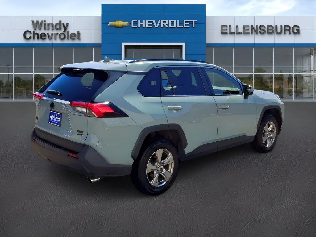 2023 Toyota RAV4 XLE - Photo 7