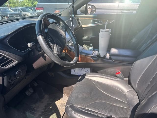 Used 2017 Gray Lincoln Reserve image 7