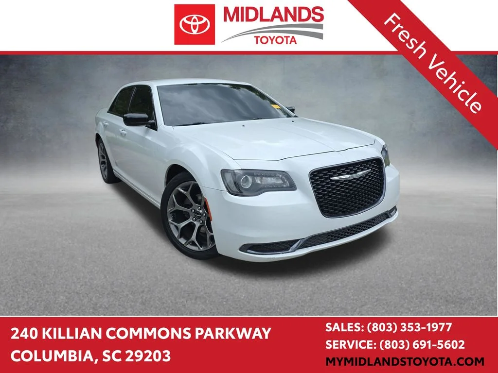 2018 Chrysler 300 Touring's photo