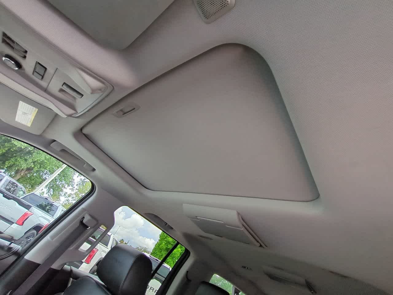Used 2016 White Frost Tricoat GMC Denali image 20
