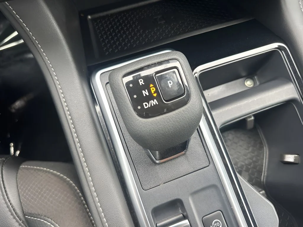 Used 2025 Black Nissan SL image 18