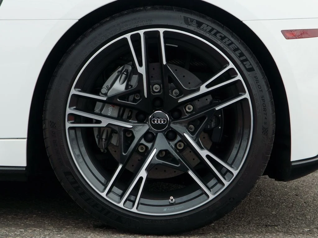 Used 2020  Audi V10 performance image 12
