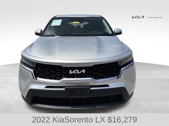Used 2022 Sparkling Silver Kia LX image 3