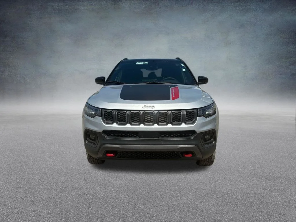 Used 2025 Silver Zynith Metallic Clearcoat Jeep Trailhawk image 36