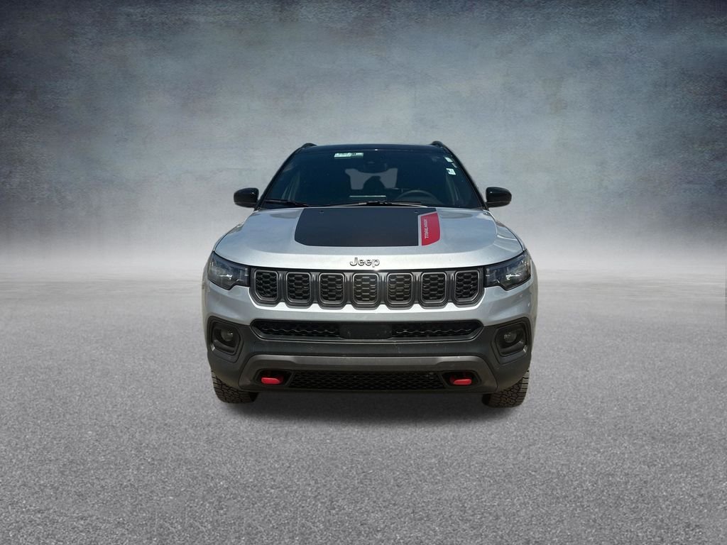 Used 2025 Silver Zynith Metallic Clearcoat Jeep Trailhawk image 36