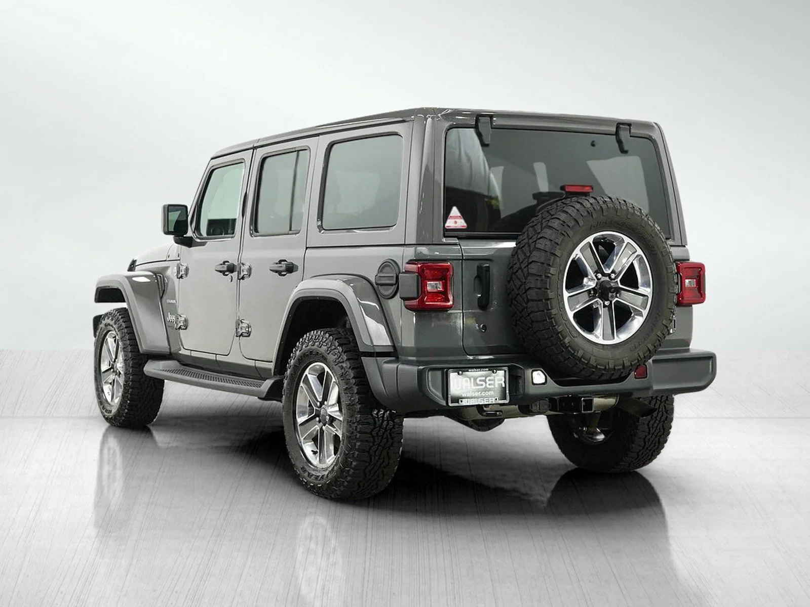Used 2019 Sting-Gray Clearcoat Jeep Unlimited Sahara image 3