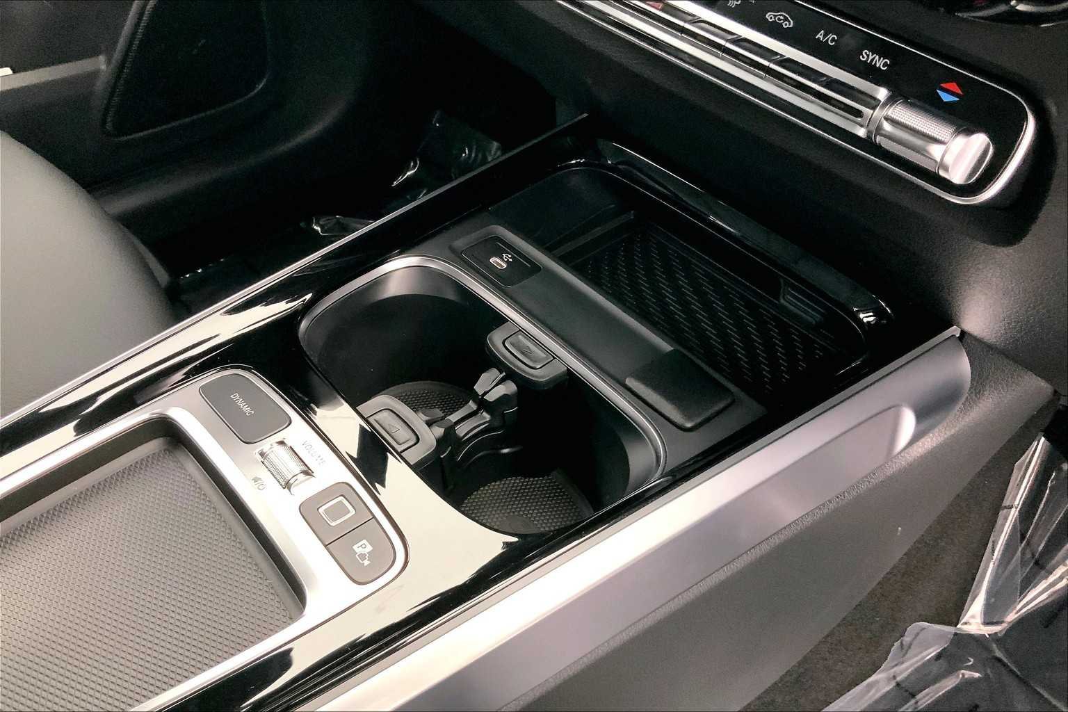 New 2026 Night Black Mercedes-Benz GLB 250 image 23