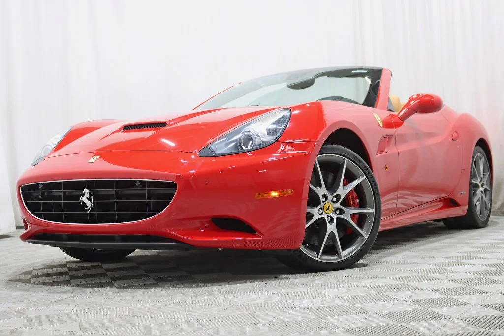 Used 2012 Red Ferrari Base image 7