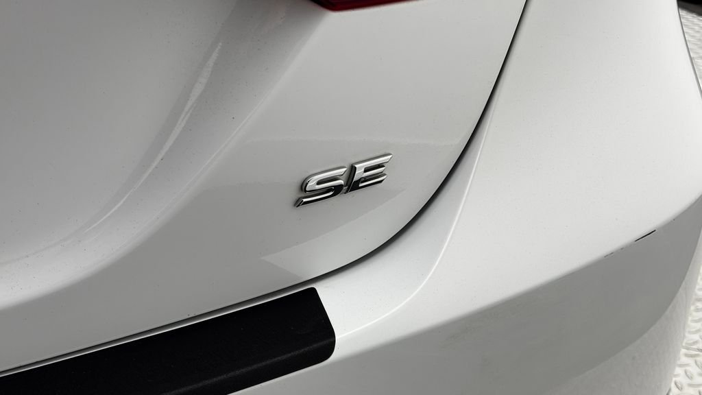 Used 2020 White Toyota SE image 8
