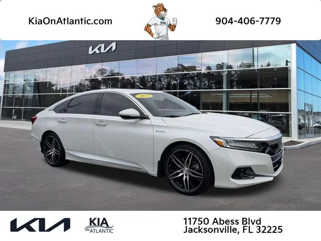 Used 2022 White Honda Touring image 1