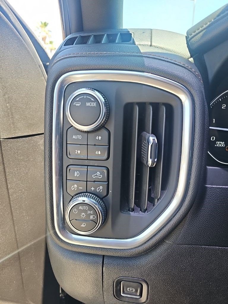 Used 2022 Onyx Black GMC AT4 image 13