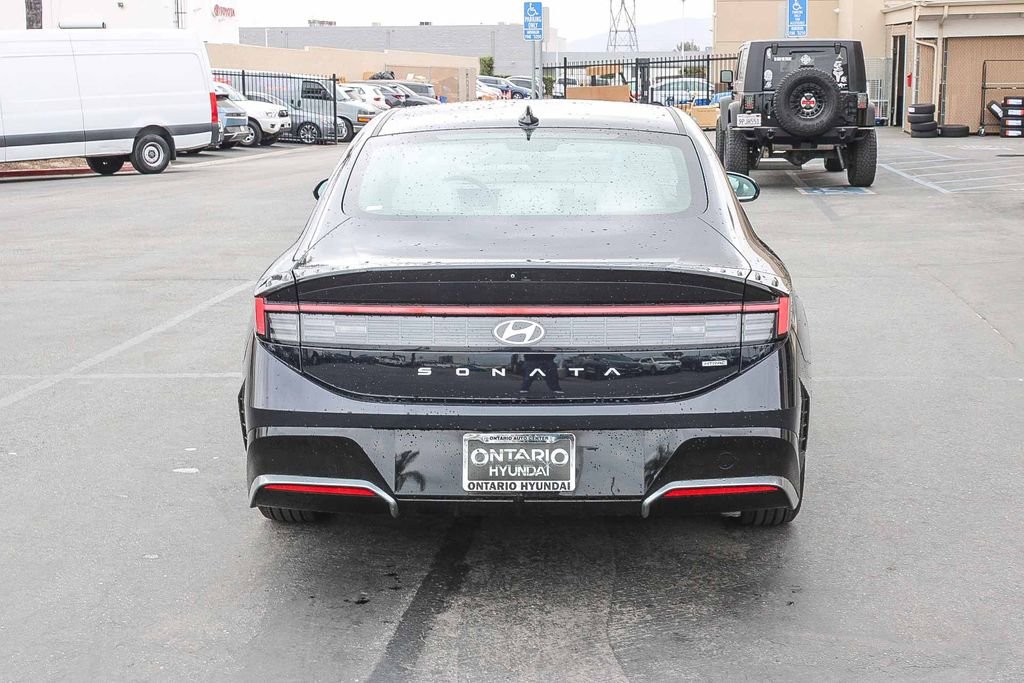 Certified Used 2025 Blue Hyundai SEL image 9