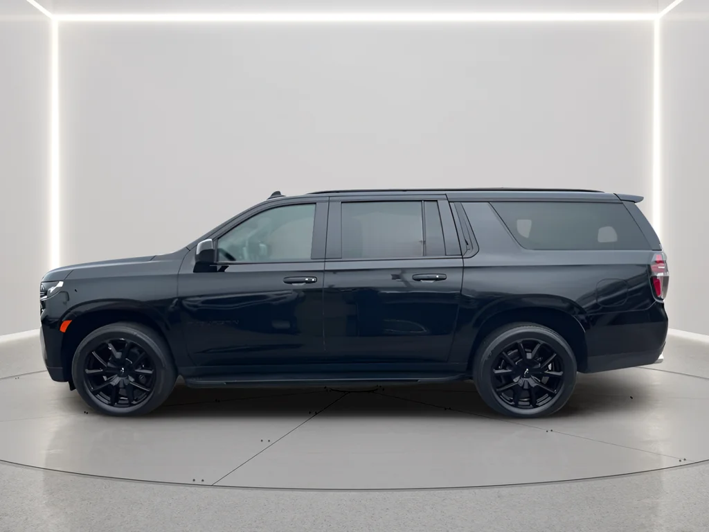 2023 Chevrolet Suburban RST - Photo 8