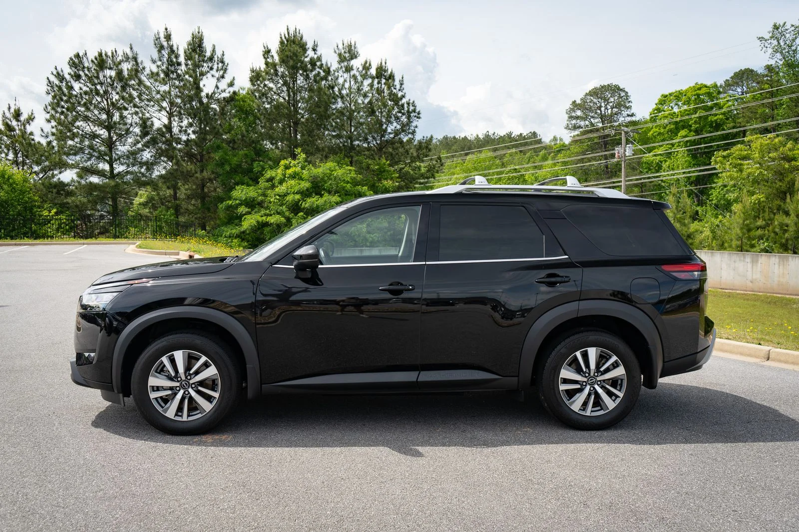 Used 2024 Black Nissan SL image 5