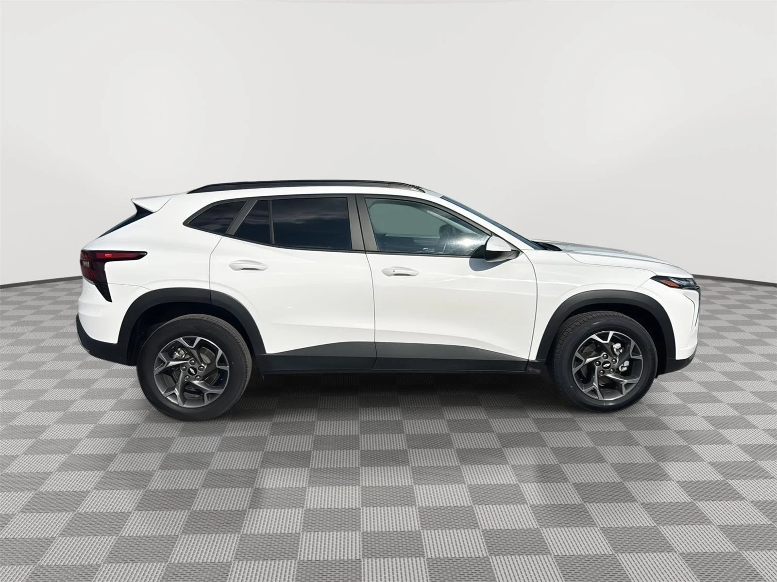 Used 2025 Summit White Chevrolet LT image 6