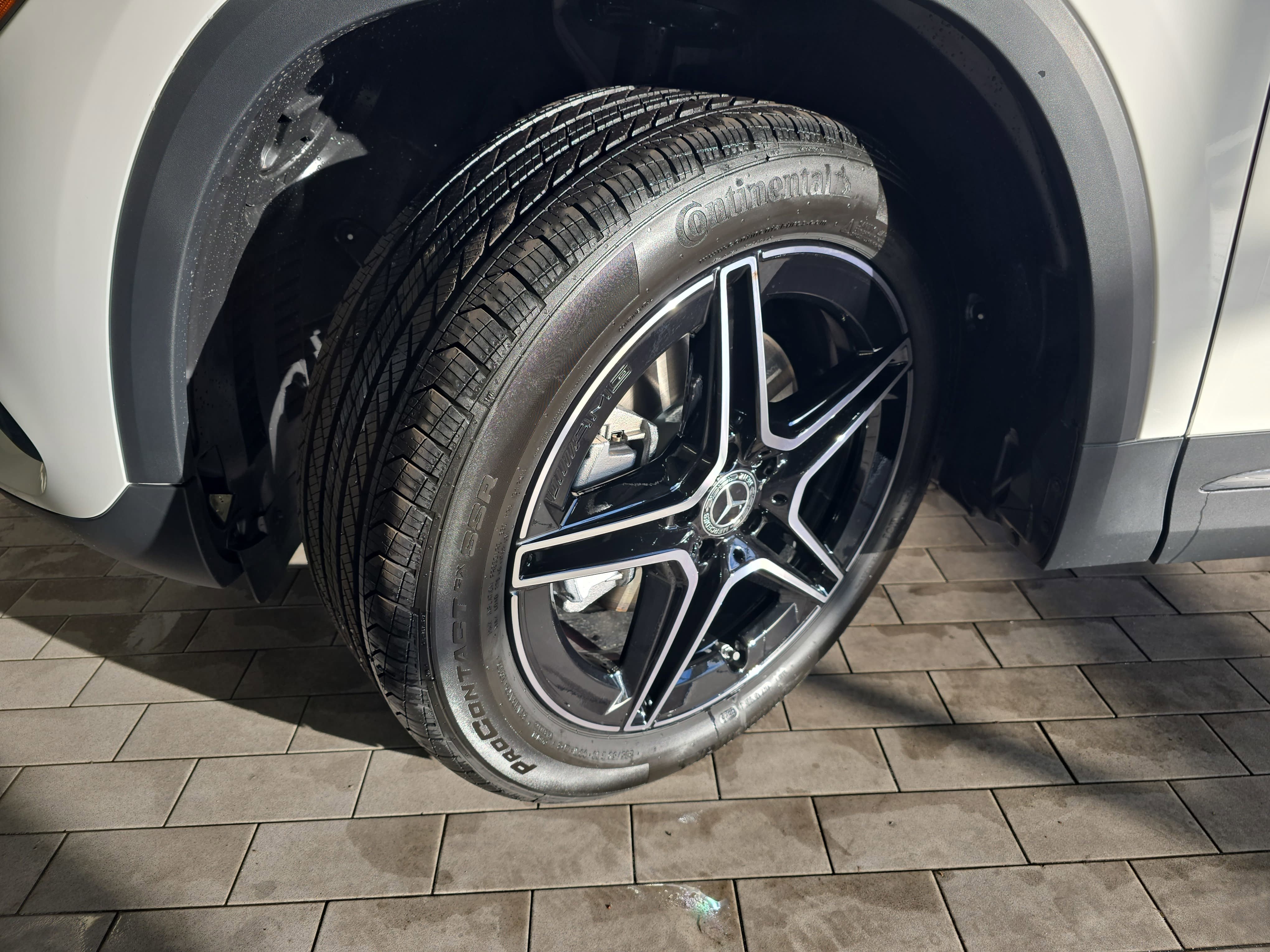 New 2026 Polar White Mercedes-Benz GLA250 image 33