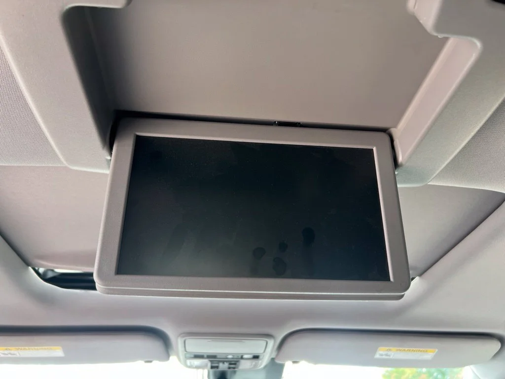 Used 2018 Forest Mist Metallic Honda Touring image 28