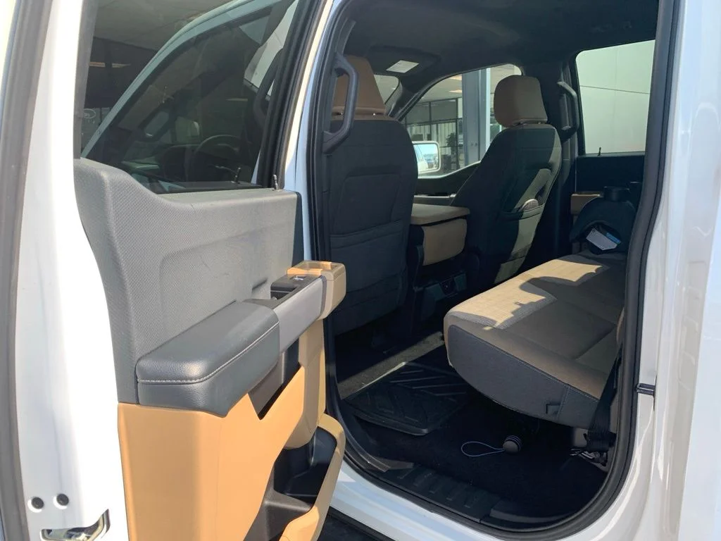 Used 2023 White Ford XLT image 5