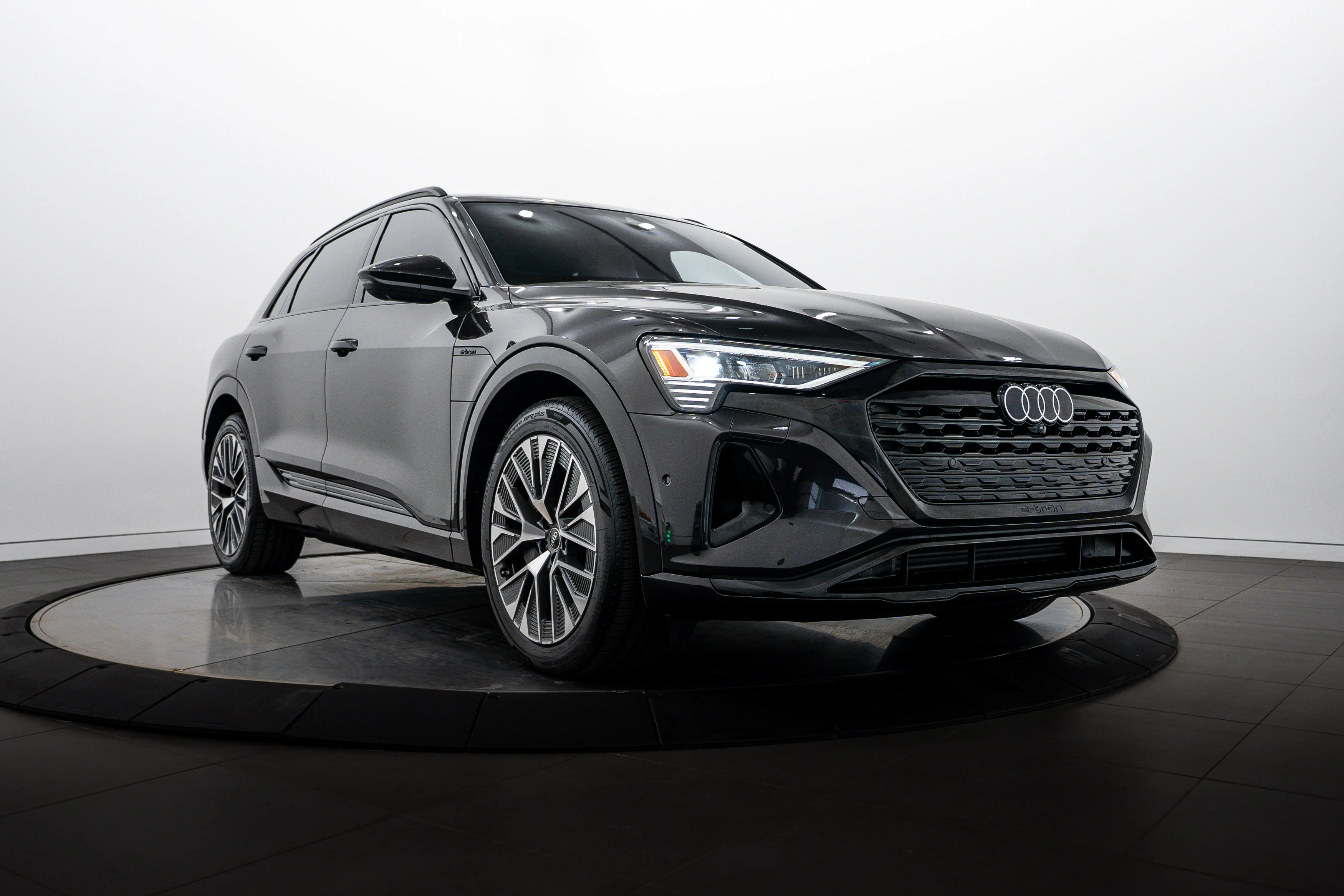2024 Audi Q8 e-tron 55 114 kWh Premium Plus quattro's photo