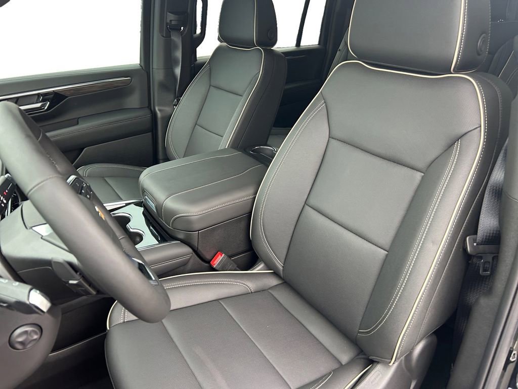 2026 Chevrolet Suburban Premier - Photo 28