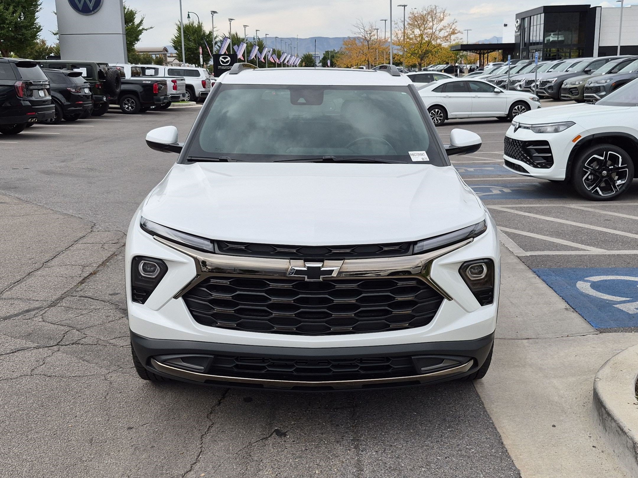 Used 2024 Iridescent Pearl Tricoat Chevrolet ACTIV image 10
