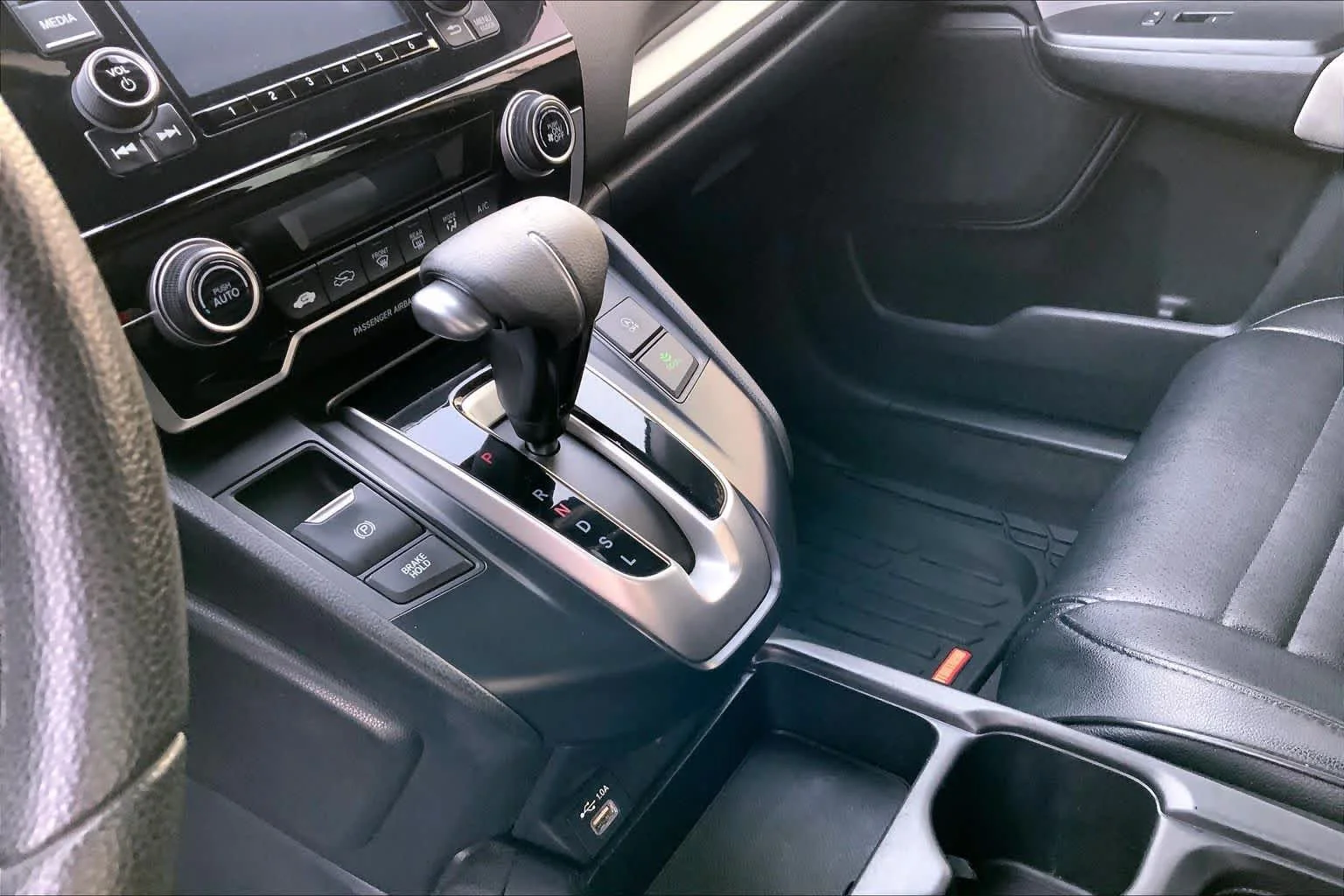 Used 2020 Lunar Silver Metallic Honda LX image 15