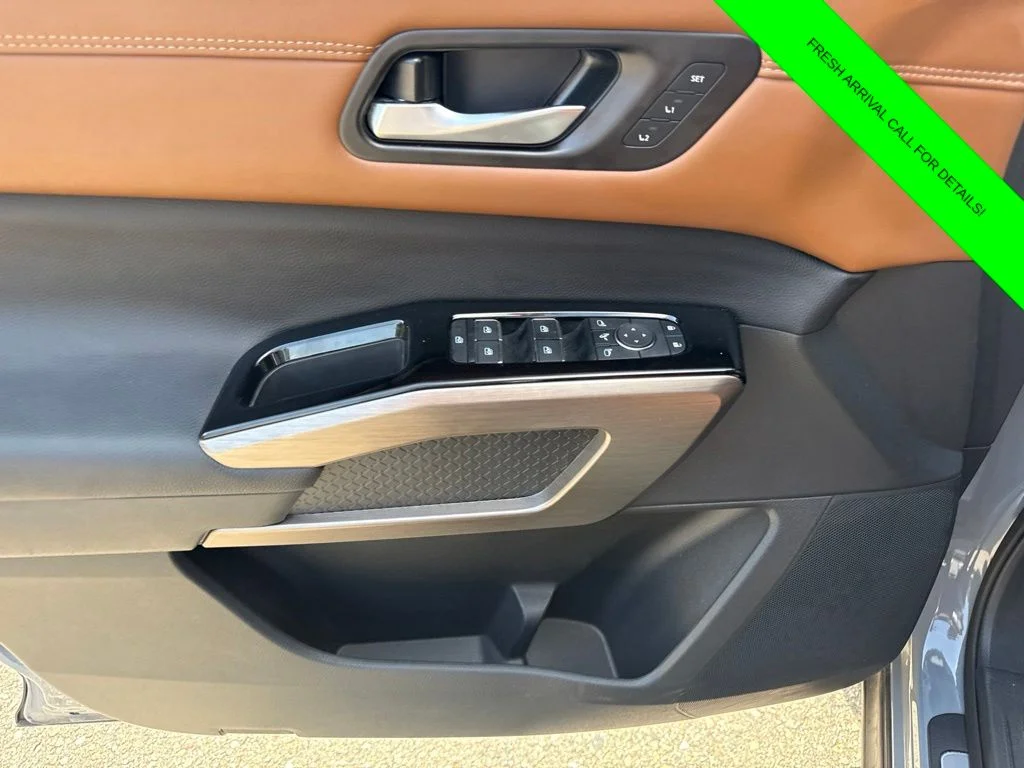 Used 2025 Boulder Gray Nissan Platinum image 55