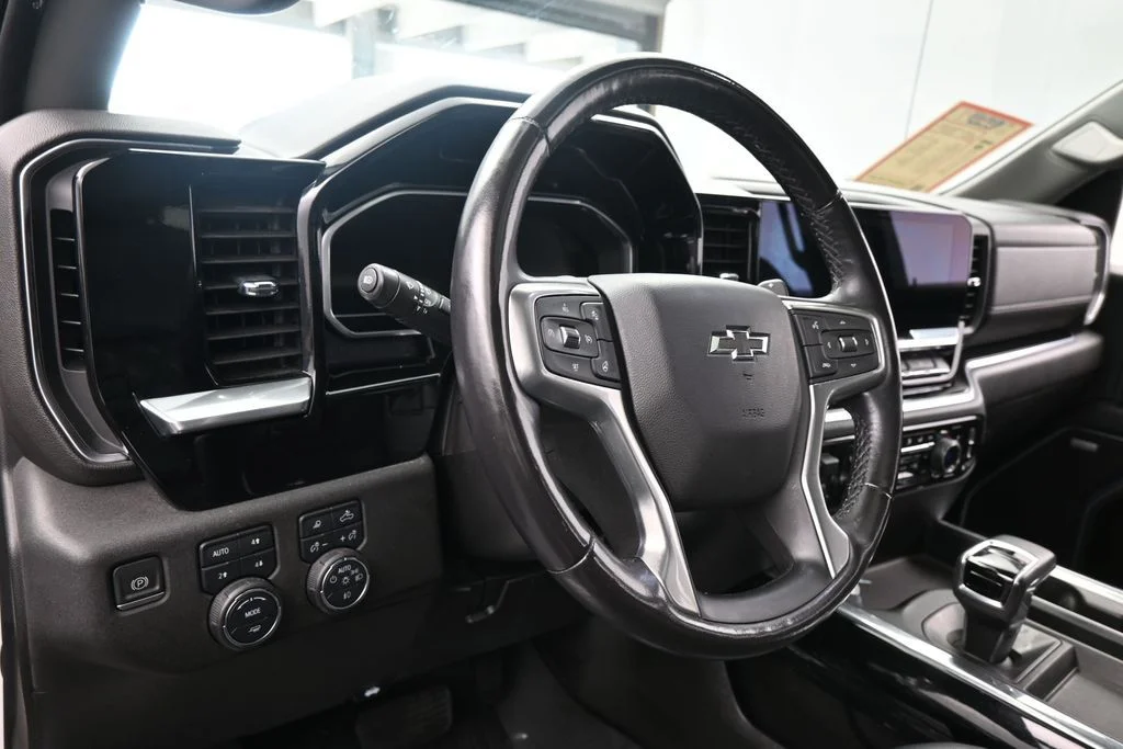 Used 2022 Summit White Chevrolet RST image 16