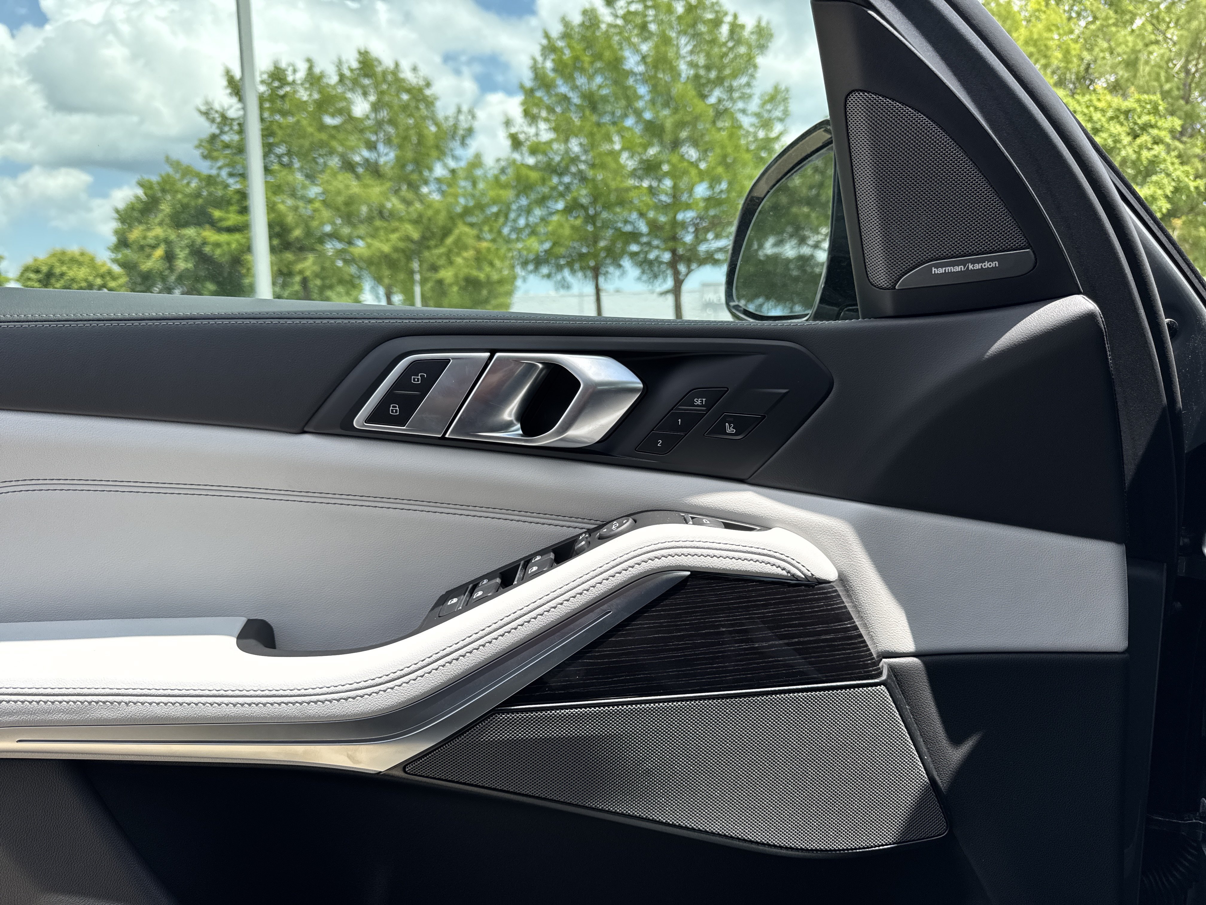 New 2026 SKYSCRAPER GREY BMW xDrive40i image 21