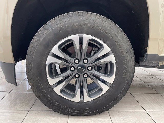 Certified Used 2022 SAND DUNE METALLIC Chevrolet 4WD Z71 image 5