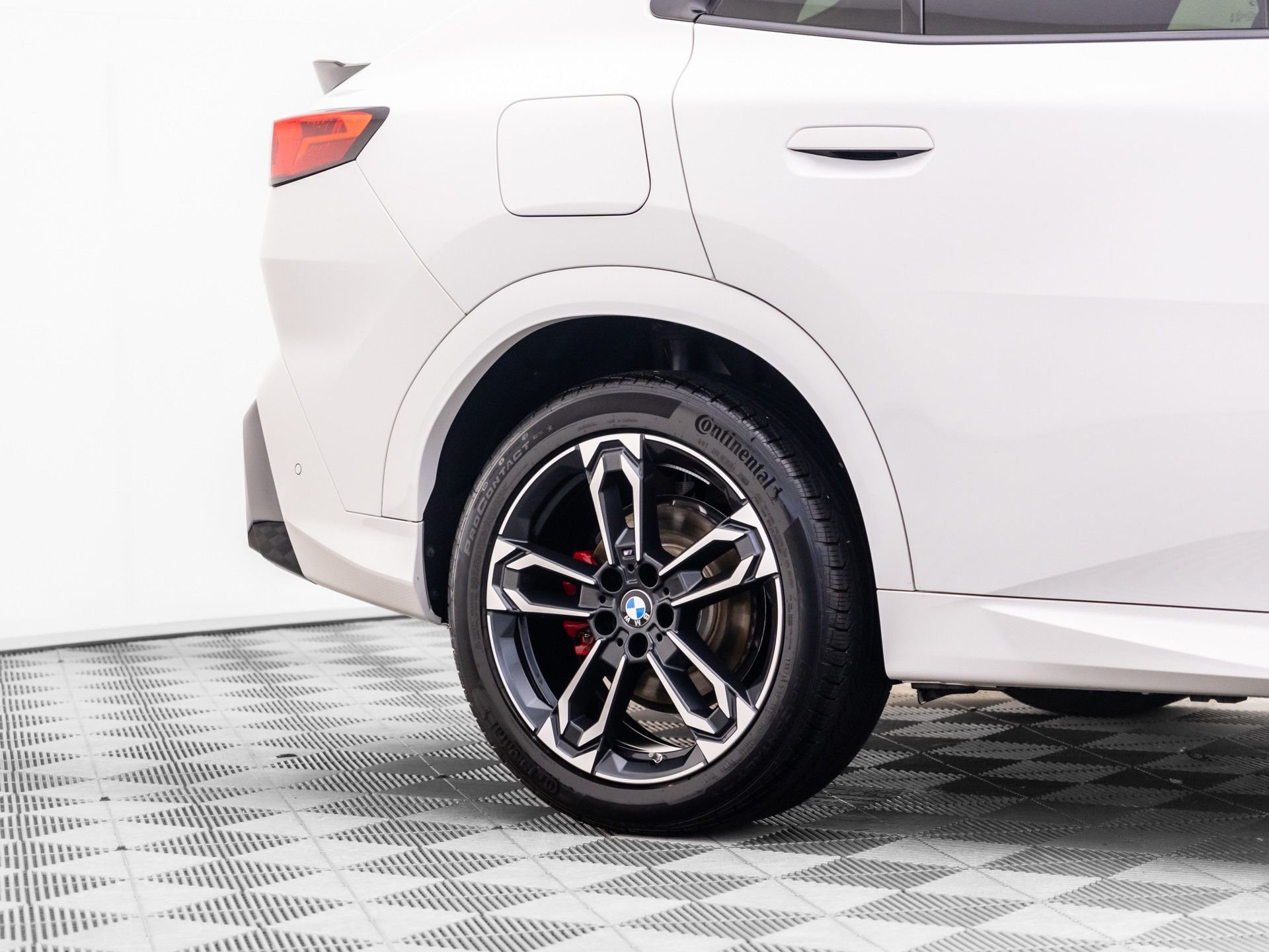 Certified Used 2026 Alpine White BMW xDrive28i image 36