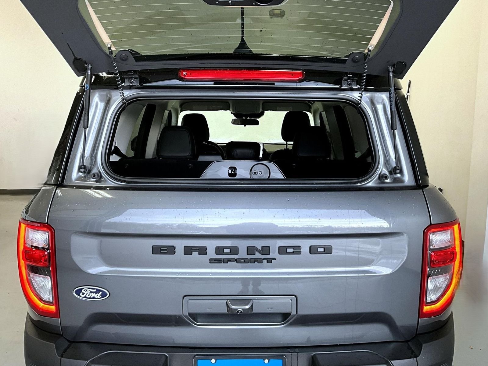 New 2026 Carbonized Gray Metallic Ford Big Bend image 9