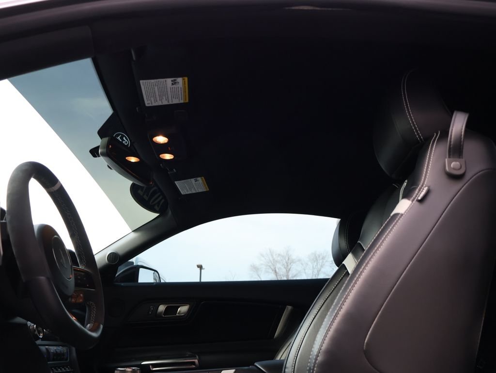 Used 2022 Oxford White Ford Shelby GT500 image 39