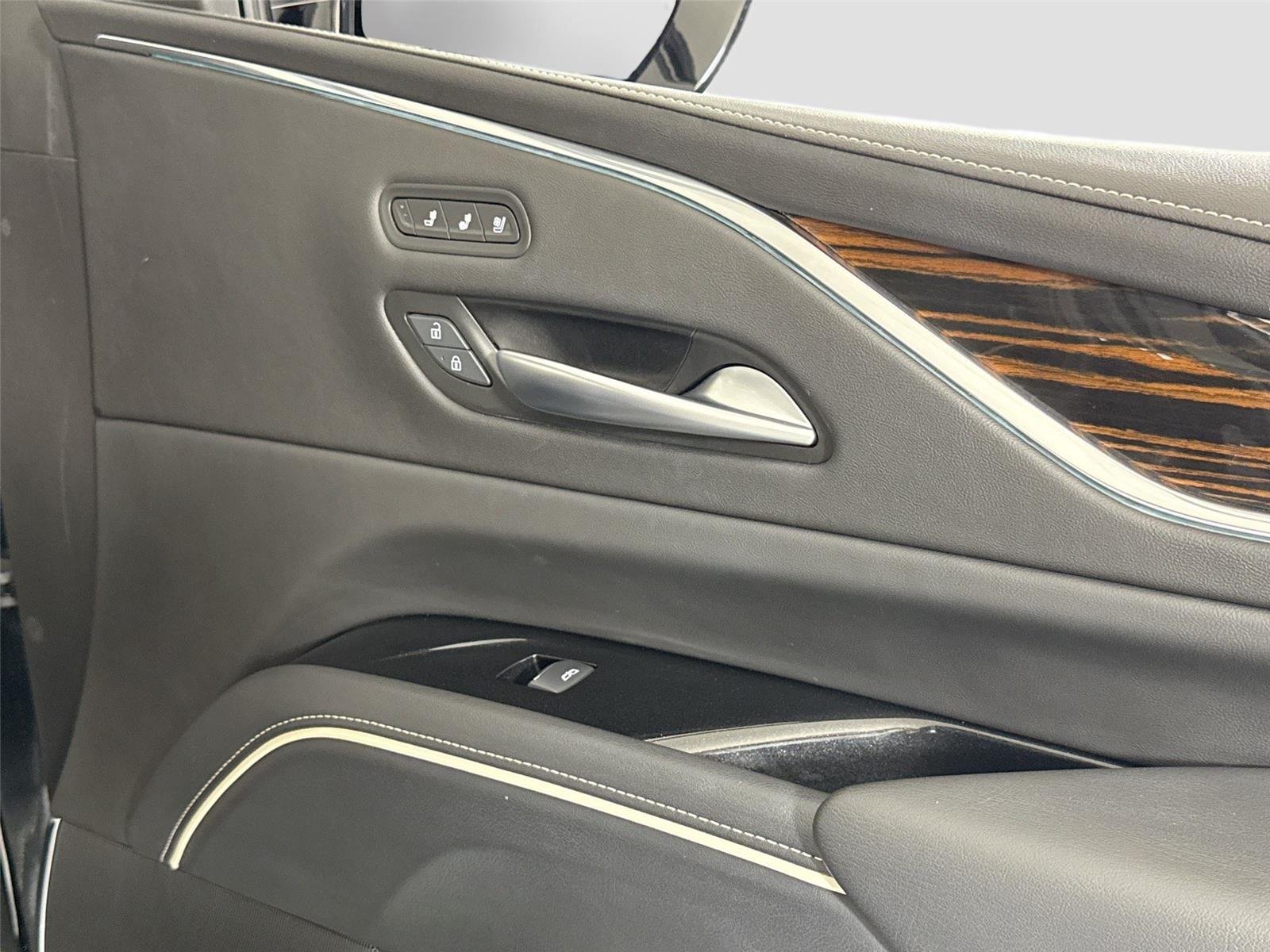 Used 2023 Black Raven Cadillac 4WD Premium Luxury | Super Cruise | Rear Seat Entertainment image 41