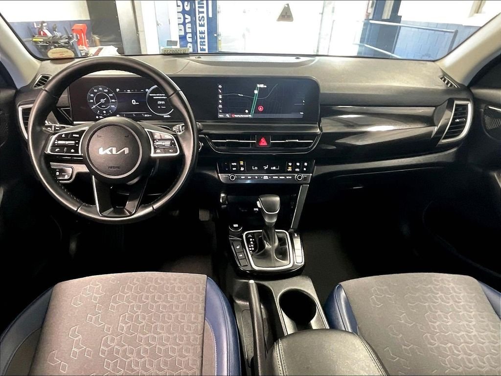 Used 2024 White Kia S image 22