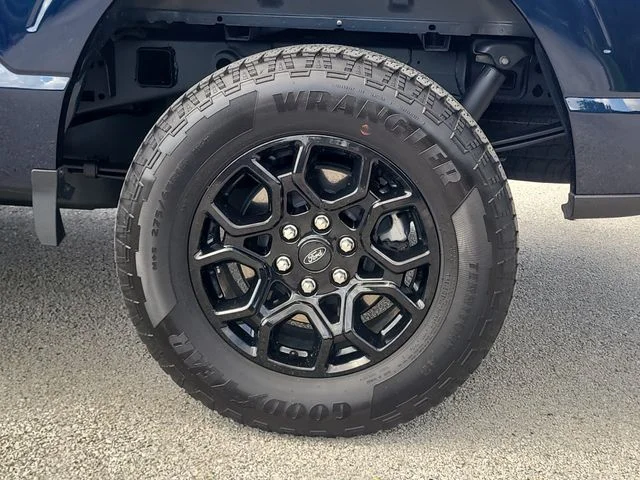 Used 2024 Blue Ford XLT image 8
