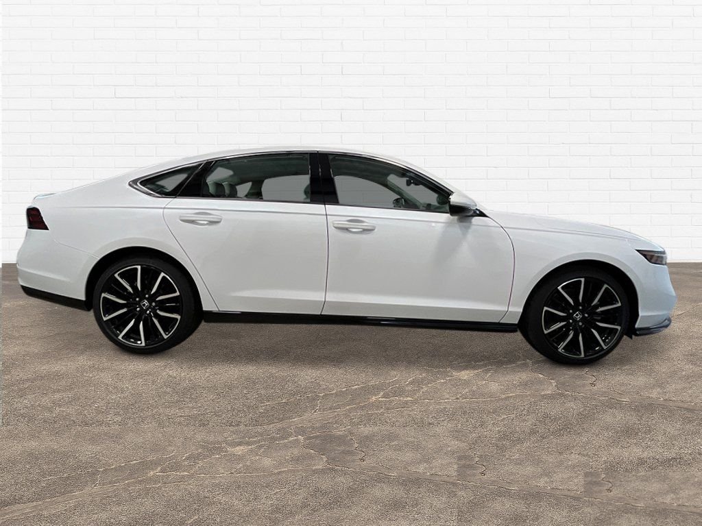 New 2026 Platinum White Pearl Honda Touring image 7